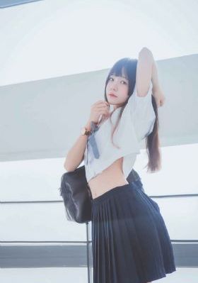 强睡年轻的女经理